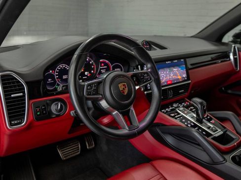Used 2020 Porsche Cayenne S AWD/4WD image 25