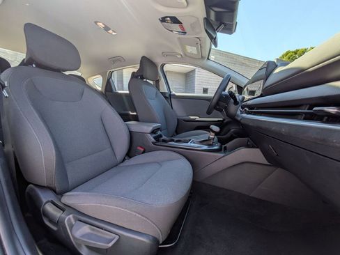 Used 2025 Kia K4 FWD image 28