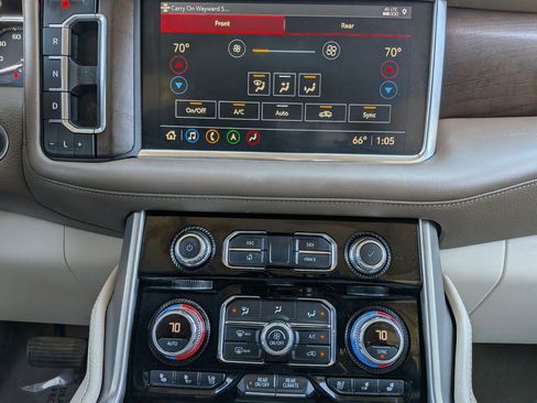 Used 2021 GMC Yukon XL Denali image 27