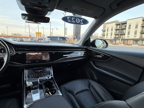 Used 2022 Audi Q8 Prestige w/ Prestige Package image 28