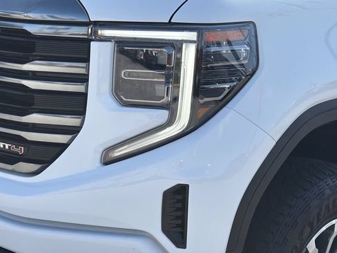 Used 2022 GMC Sierra 1500 AT4 AWD/4WD image 26