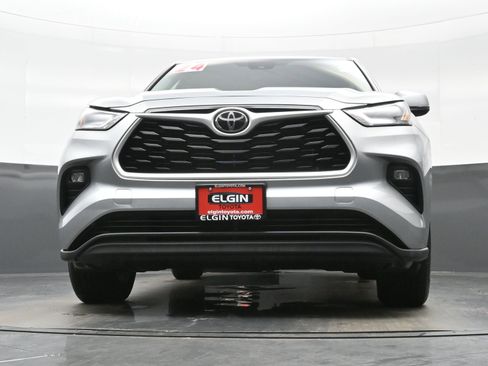 Used 2024 Toyota Highlander LE AWD/4WD image 27