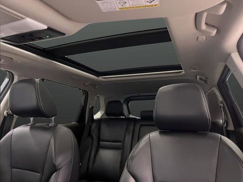 Used 2023 Nissan Rogue SL w/ SL Premium Package image 7