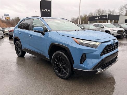 Used 2024 Toyota RAV4 SE w/ Convenience Package image 13