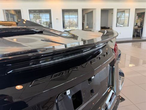 Used 2024 Chevrolet Corvette Stingray Premium Conv w/ Z51 Performance Package RWD image 9