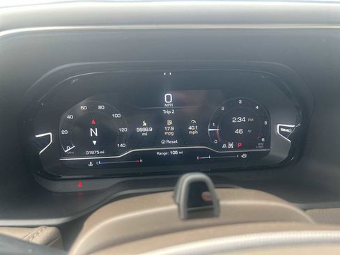 Used 2024 GMC Yukon Denali w/ Advanced Technology Package image 11