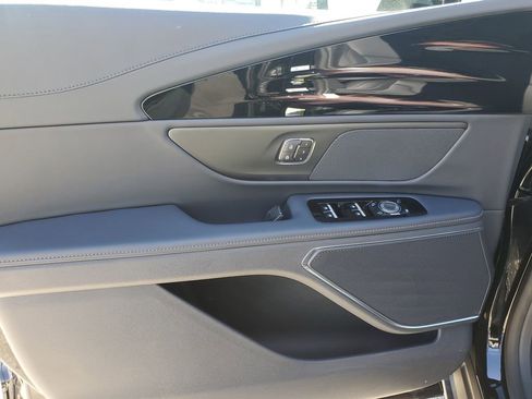 New 2026 Lincoln Nautilus Premier AWD/4WD image 17