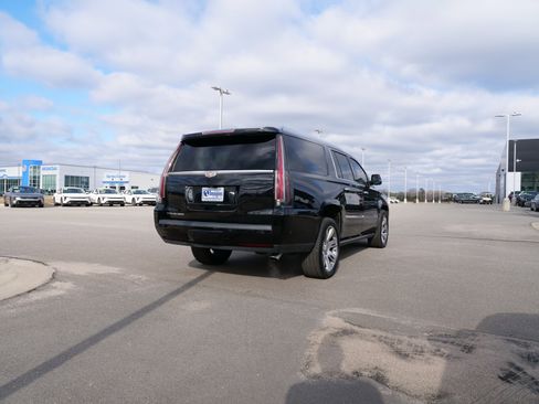 Used 2018 Cadillac Escalade ESV Premium Luxury image 3