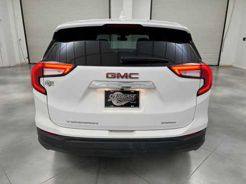 Used 2024 GMC Terrain SLE AWD/4WD image 8