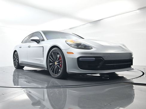 Used 2020 Porsche Panamera GTS image 43