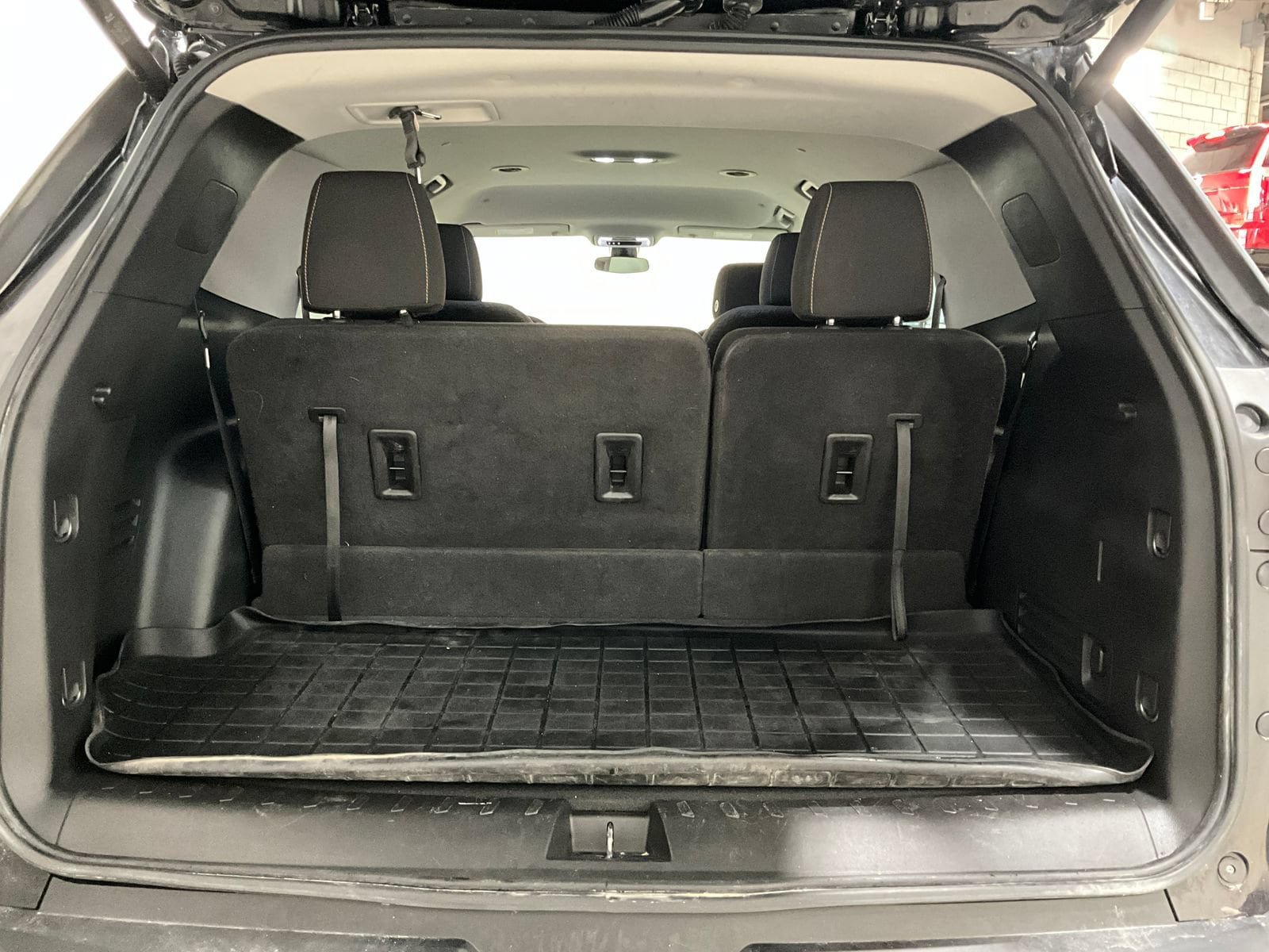Used 2020 Chevrolet Traverse LT FWD image 27