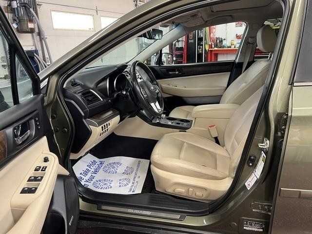 Used 2017 Subaru Outback 2.5i Limited AWD/4WD image 6