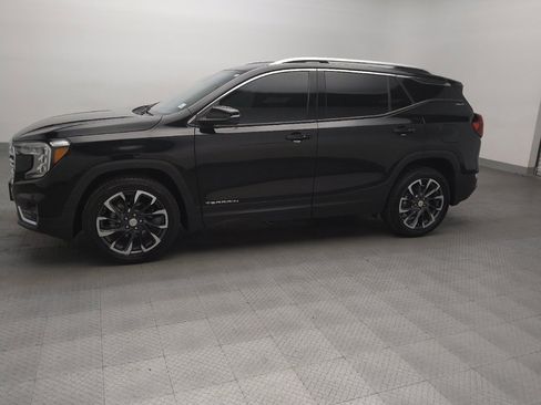 Used 2022 GMC Terrain SLT w/ Infotainment Package II AWD/4WD image 2