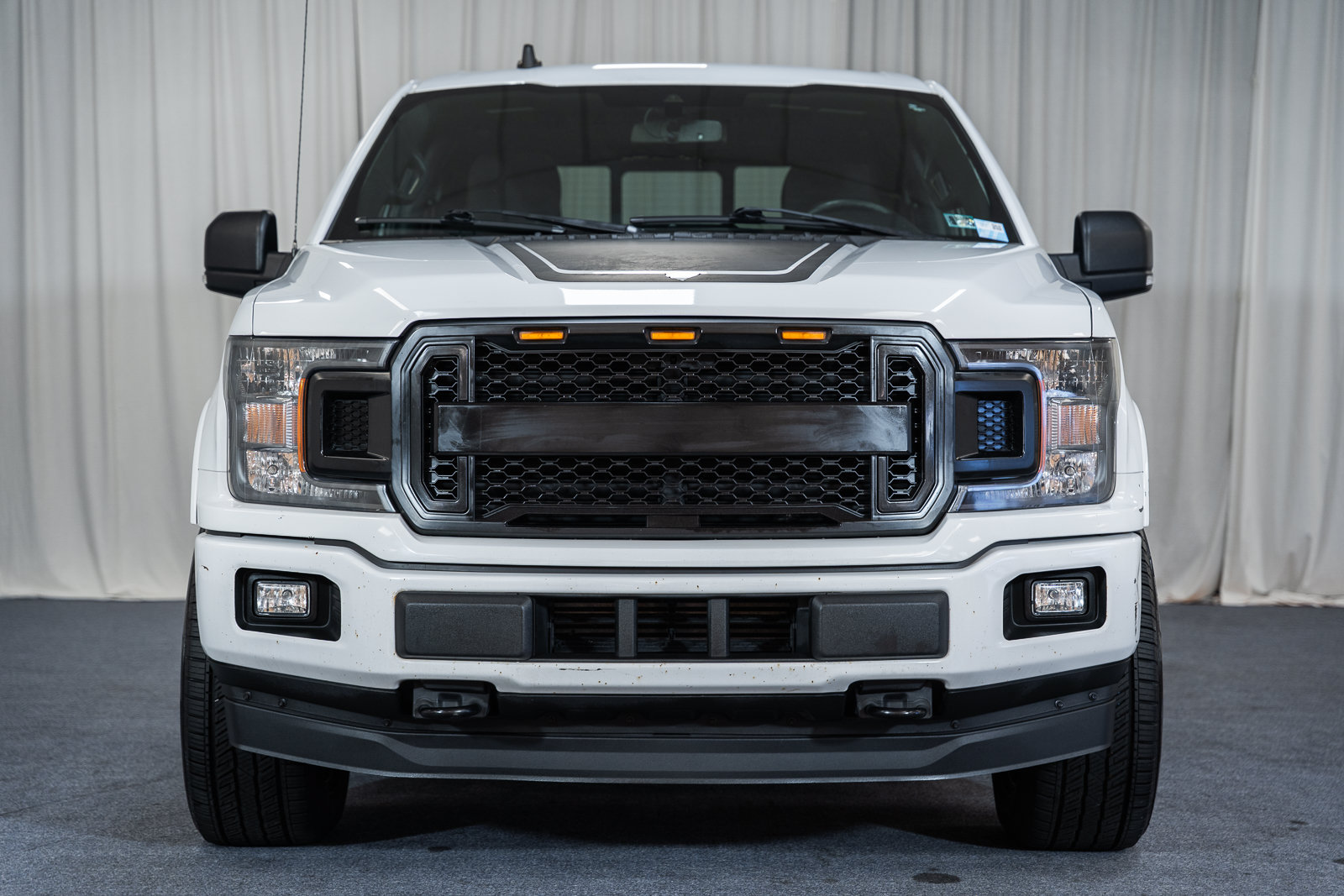 Used 2019 Ford F150 XLT w/ Equipment Group 302A Luxury AWD/4WD image 2
