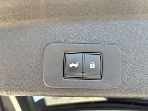 Certified 2025 Nissan Murano SL AWD/4WD image 44