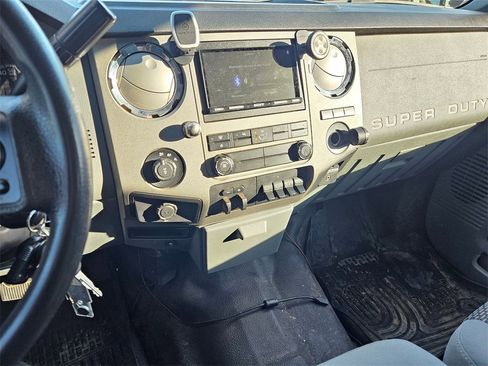 Used 2011 Ford F350 XLT w/ FX4 4X4 Off-Road Pkg image 21