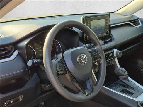 Used 2021 Toyota RAV4 XLE FWD image 9