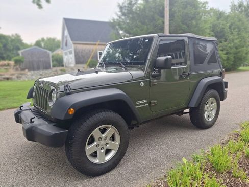 Used 2015 Jeep Wrangler Sport w/ Quick Order Package 24S AWD/4WD image 1