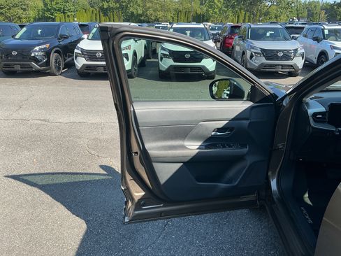 Certified 2026 Nissan Kicks SV FWD image 11