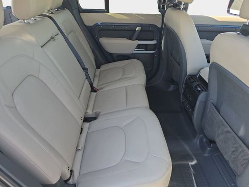 Used 2023 Land Rover Defender 110 S image 13