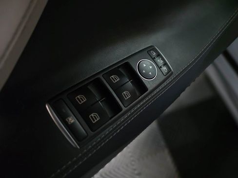 Used 2019 Tesla Model S Long Range image 29