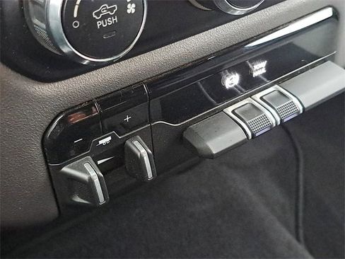 Used 2024 RAM 3500 Big Horn image 9