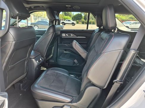 Used 2025 Ford Explorer ST AWD/4WD image 19