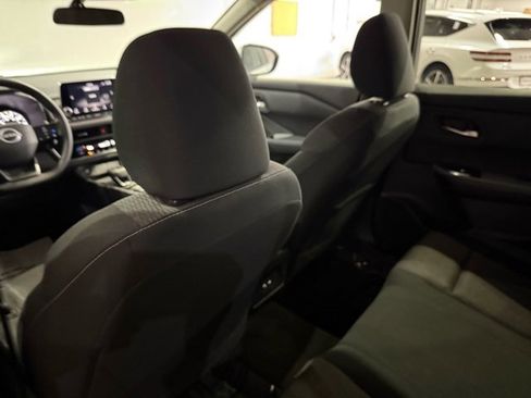 Certified 2025 Nissan Rogue SV image 26