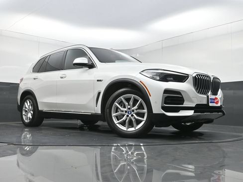 Used 2022 BMW X5 xDrive45e w/ Climate Comfort Package AWD/4WD image 26