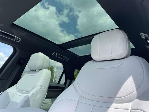New 2026 Land Rover Range Rover Sport SE AWD/4WD image 15