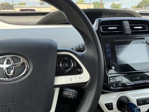 Used 2017 Toyota Prius Two FWD image 15