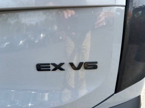 Used 2021 Kia Telluride EX w/ EX Premium Package AWD/4WD image 11