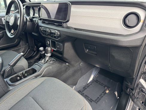Certified 2024 Jeep Gladiator Sport image 7