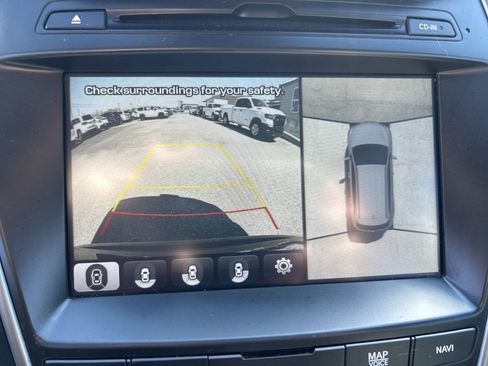 Used 2017 Hyundai Santa Fe Limited FWD image 17