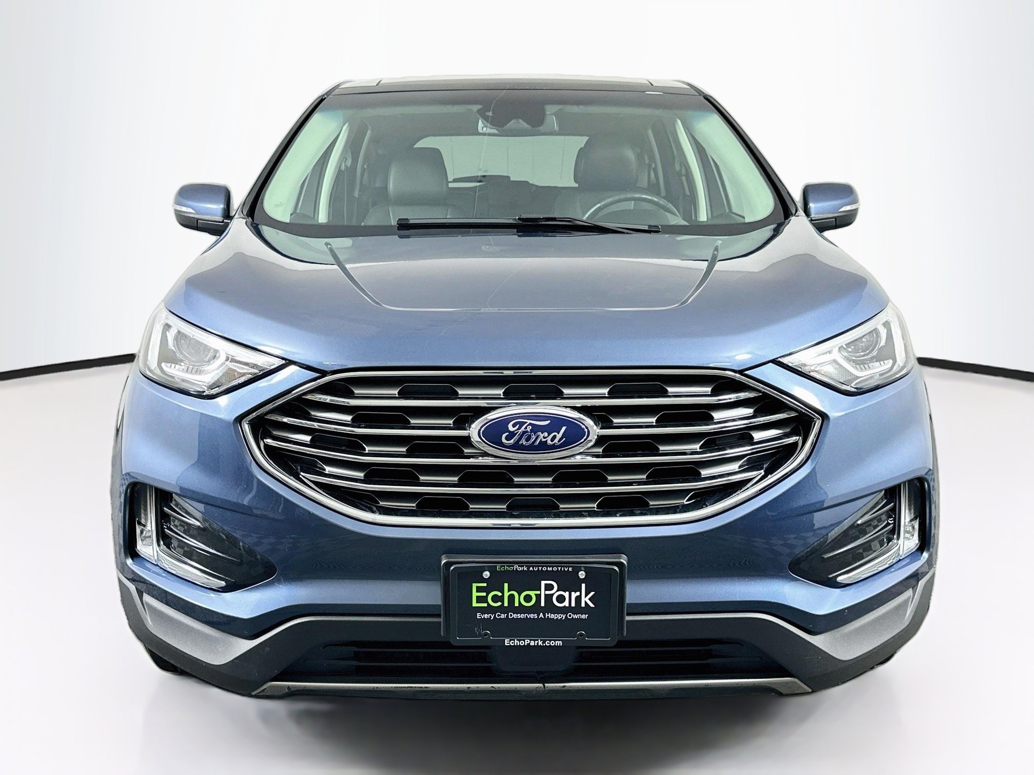 Used 2019 Ford Edge Titanium w/ Cold Weather Package FWD image 2