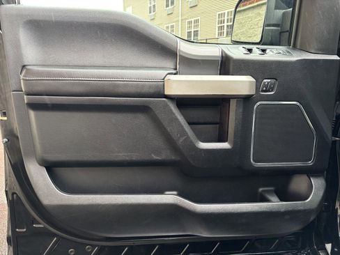 Used 2017 Ford F150 Lariat image 13