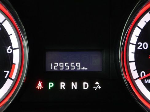 Used 2018 Dodge Grand Caravan SXT FWD image 39