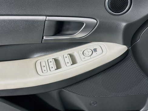Used 2025 Hyundai Sonata SE FWD image 24