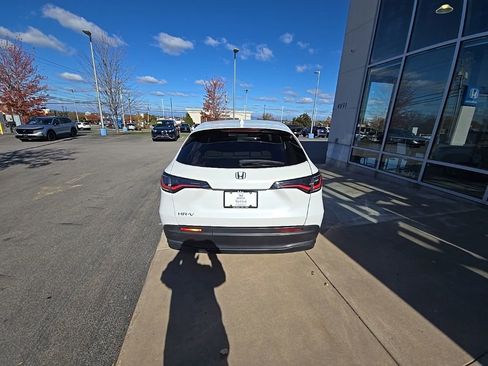 Certified 2023 Honda HR-V LX image 4
