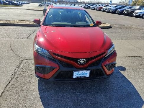 Used 2022 Toyota Camry SE w/ Cold Weather Package image 13