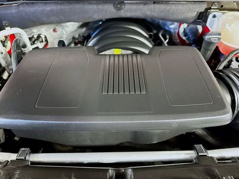 Used 2025 Chevrolet Silverado 1500 LT image 9