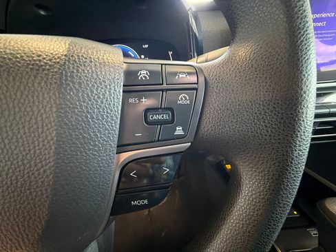 Used 2025 Toyota Camry LE FWD image 18