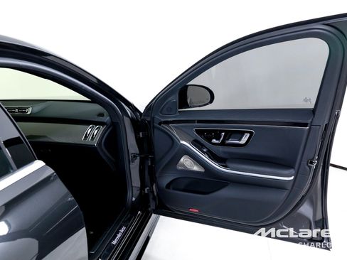 Used 2022 Mercedes-Benz S 580 4MATIC Sedan w/ AMG Line Package image 26