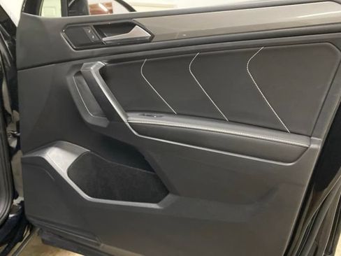 Used 2023 Volkswagen Tiguan SE w/ Panoramic Sunroof Package FWD image 90