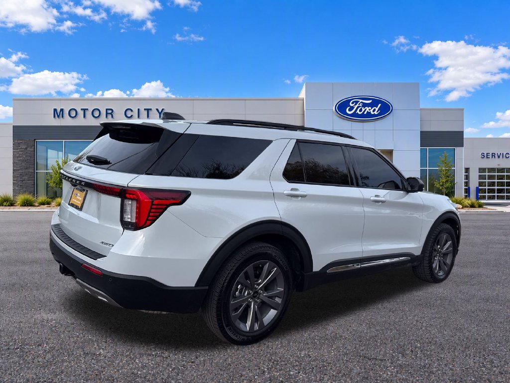 Used 2025 Ford Explorer Active w/ Active Comfort Package AWD/4WD image 9