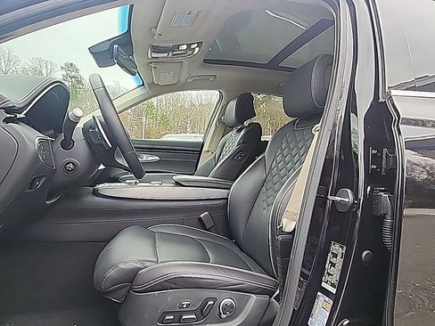 Used 2025 Genesis Electrified GV70 Prestige w/ Prestige Package image 6