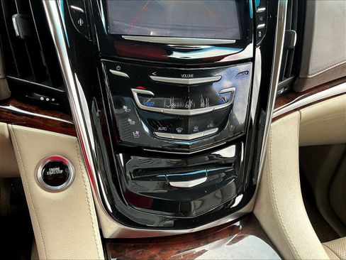 Used 2015 Cadillac Escalade Luxury RWD image 15