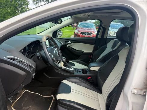 Used 2014 Ford Focus Titanium FWD image 7