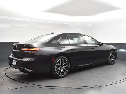 New 2026 BMW 760i xDrive w/ Executive Package image 5
