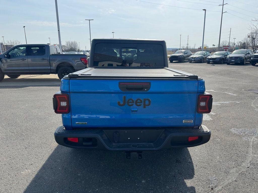 Used 2022 Jeep Gladiator Overland AWD/4WD image 6